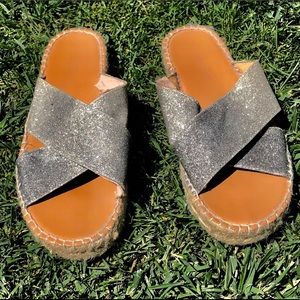 💰$5 DROP!💰MATT BERNSON Silver Espadrilles